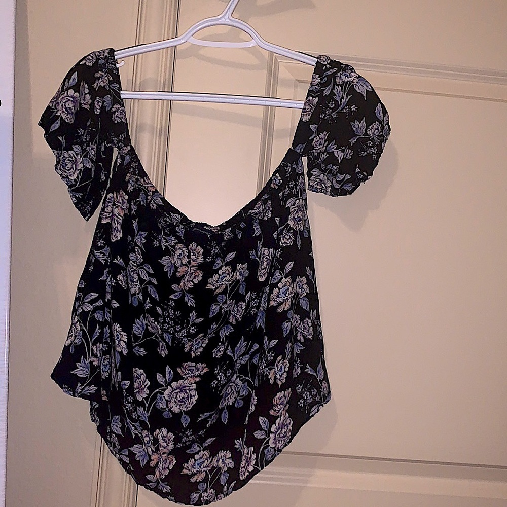 AE,off the shoulder, floral print, small, cropped